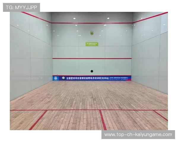 壁球连续拉拍强势压制对手：用节奏撬动胜负的秘密